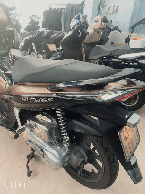 Honda Air Blade Đen, Vàng đồng. Mua bán Xe máy tại Quận Liên Chiểu Đà Nẵng được đăng bởi Phương Hoàng Khang hình 1