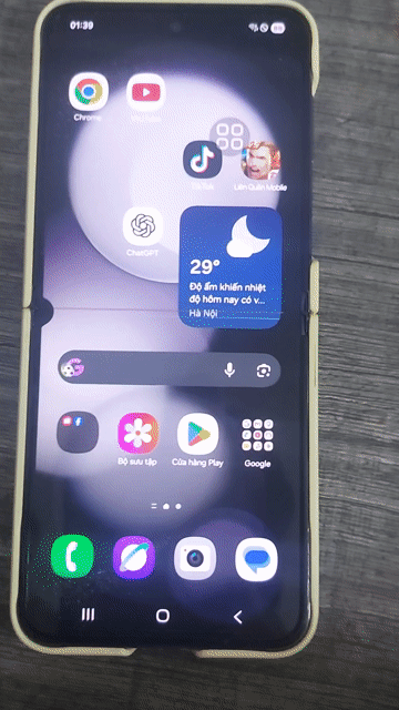 Samsung Z Flip5 Đen Chớp, đốm màn hình. Mua bán Điện thoại tại Quận Gò Vấp Tp Hồ Chí Minh được đăng bởi Thảo Phương hình 1