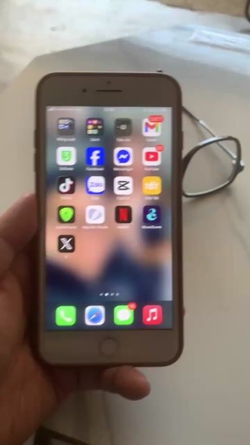 Apple iPhone 8 Plus 64GB Vàng hồng. Mua bán Điện thoại tại Quận 7 Tp Hồ Chí Minh được đăng bởi Khánh Thi hình 1