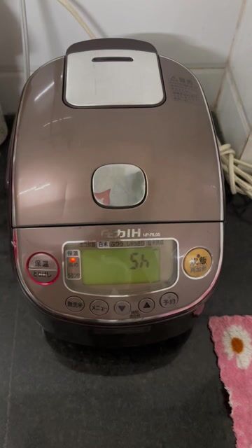 Nồi cơm điện Zojirushi áp suất 0,5l. Mua bán Bếp, lò, đồ điện nhà bếp tại Quận Bình Tân Tp Hồ Chí Minh được đăng bởi Phúc Nguyễn hình 1