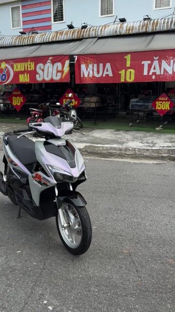 Honda Air Blade 2017 Đen Bạc. Mua bán Xe máy tại Quận Liên Chiểu Đà Nẵng được đăng bởi Xe máy cũ đức nguyễn hình 1