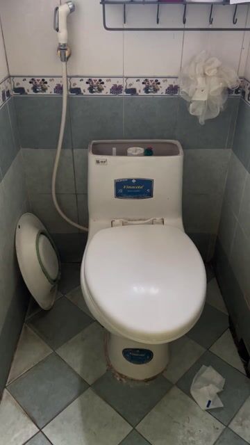 Bồn cầu Vinacera Trắng Sứ Men sáng bóng. Mua bán Thiết bị vệ sinh, nhà tắm tại Quận Đống Đa Hà Nội được đăng bởi Bích Ngọc hình 1