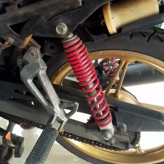 Phuộc xe máy Sirius Đỏ. Mua bán Phụ tùng xe tại Quận Bình Thuỷ Cần Thơ được đăng bởi Trong Ho hình 1