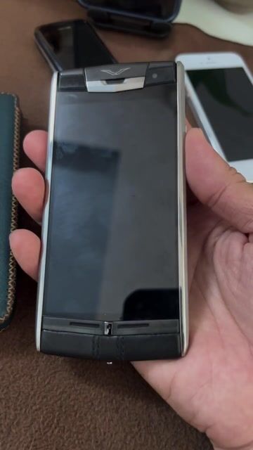 Vertu Signature Touch “ 1 cánh “  máy zin full đep. Mua bán Điện thoại tại Quận 8 Tp Hồ Chí Minh được đăng bởi Thanh Đỗ hình 1