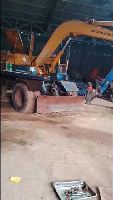 Xe cuốc bánh lốp Komatsu PW60.Bán hoặc đổi xe.. Mua bán Phương tiện khác tại Thành phố Biên Hòa Đồng Nai được đăng bởi Danh  hình 1