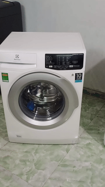 Máy giặt Electrolux 8kg INVERTER  tiết kiệm điện. Mua bán Máy giặt tại Quận Tân Bình Tp Hồ Chí Minh được đăng bởi shop thanh lý tủ lạnh máy giặt hình 1