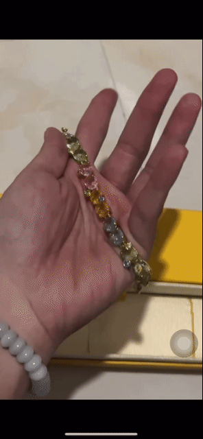 Vòng tay Swarovski Nữ Đã sử dụng. Mua bán Phụ kiện thời trang khác tại Huyện Chợ Lách Bến Tre được đăng bởi Nhân Long hình 1