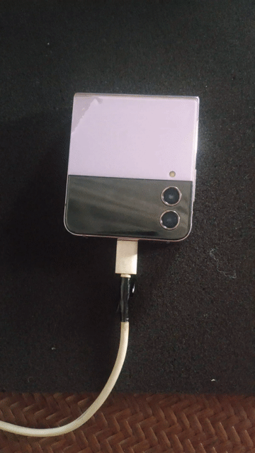 Samsung Z Flip 4 Tím main sống hỏng màn trong. Mua bán Điện thoại tại Huyện Xuân Trường Nam Định được đăng bởi Nam Lê hình 1