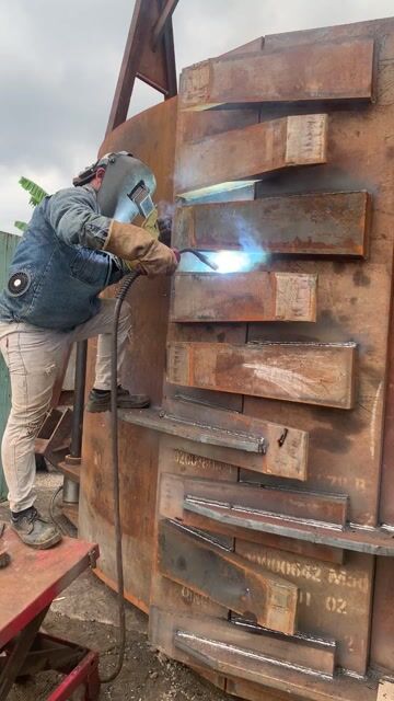 Bán máy hàn công nghiệp. Mua bán Đồ chuyên dụng, Giống nuôi trồng tại Quận 8 Tp Hồ Chí Minh được đăng bởi CHO THUÊ MÁY HÀN hình 1