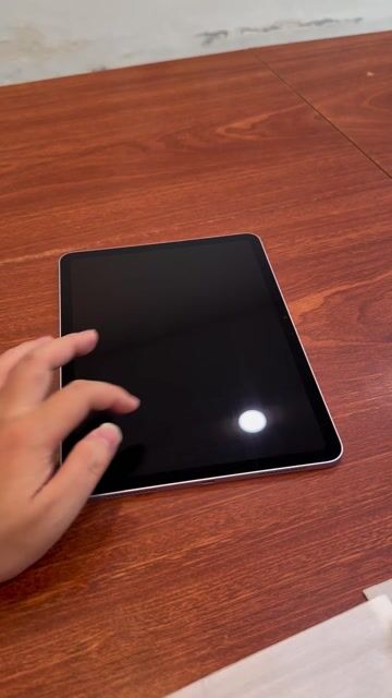 Apple iPad Air M3 11 inch 256GB Tím. Mua bán Máy tính bảng tại Quận Tân Bình Tp Hồ Chí Minh được đăng bởi Minh Tuấn hình 1