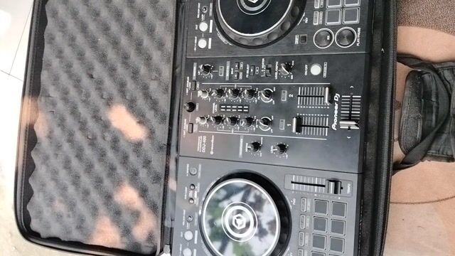 Bàn DJ Pioneer DJ DDJ-400 Đen Như mới. Mua bán Nhạc cụ tại Huyện Lý Nhân Hà Nam được đăng bởi Trần Đạo hình 1