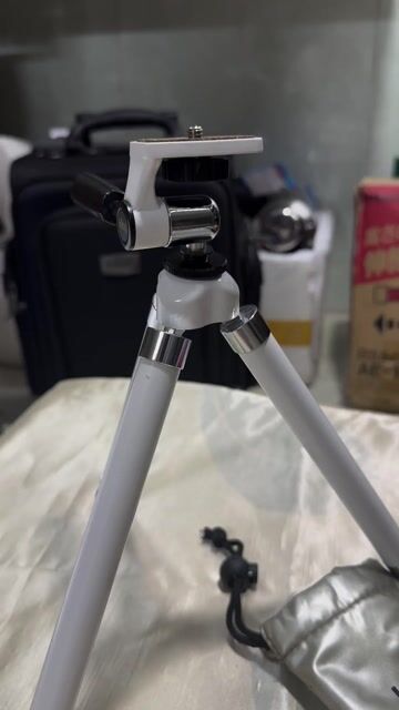 Chân máy ảnh King Kim loại, Tripod Mini King. Mua bán Phụ kiện (Màn hình, Chuột...) tại Huyện Bình Chánh Tp Hồ Chí Minh được đăng bởi SHOP SI JP hình 1