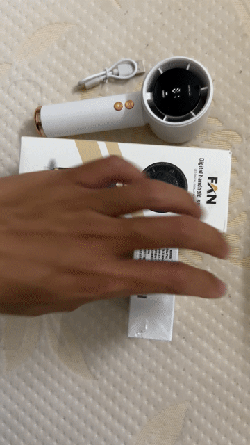 Quạt cầm tay Trắng Mới. Mua bán Quạt tại Quận Ngũ Hành Sơn Đà Nẵng được đăng bởi Trần Đạt hình 1