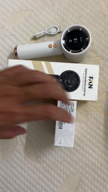 Quạt cầm tay Trắng Mới. Mua bán Quạt tại Quận Ngũ Hành Sơn Đà Nẵng được đăng bởi Trần Đạt hình 1
