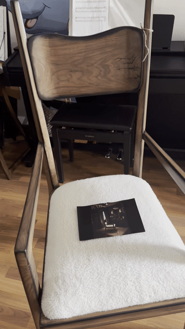Ghế Gỗ walnut đệm bouclé Mới 100%. Mua bán Bàn ghế tại Quận Bình Thạnh Tp Hồ Chí Minh được đăng bởi Nguyễn Quỳnh hình 1