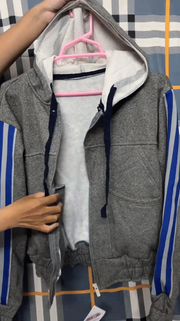 Áo khoác hoodie vải nỉ xám unisex. Mua bán Quần áo tại Quận 1 Tp Hồ Chí Minh được đăng bởi Ngọc Phượng hình 1