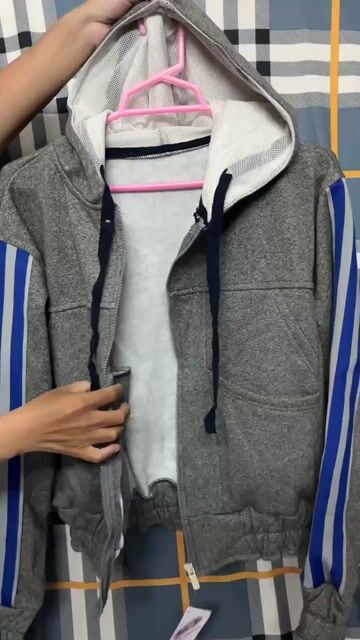 Áo khoác hoodie vải nỉ xám unisex. Mua bán Quần áo tại Quận 1 Tp Hồ Chí Minh được đăng bởi Ngọc Phượng hình 1