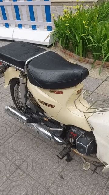 Honda Cub 50cc Vàng be Mới 98%. Mua bán Xe máy tại Quận Hoàng Mai Hà Nội được đăng bởi Mr tín  hình 1