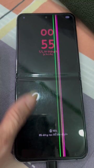 Samsung Galaxy Z Flip Hỏng màn hình. Mua bán Điện thoại tại Huyện Nhà Bè Tp Hồ Chí Minh được đăng bởi Nguyễn thy hình 1