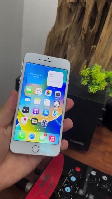 Apple iPhone 8 Plus 64GB Trắng Quốc tế Vân tay. Mua bán Điện thoại tại Huyện Yên Mỹ Hưng Yên được đăng bởi Điện thoại Nhật hàng lướt chính hãng  hình 1