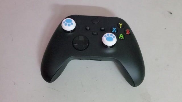 Tay cầm chơi game Xbox Đen. Mua bán Thiết bị chơi game tại Quận Long Biên Hà Nội được đăng bởi Lê Minh Hưng hình 1