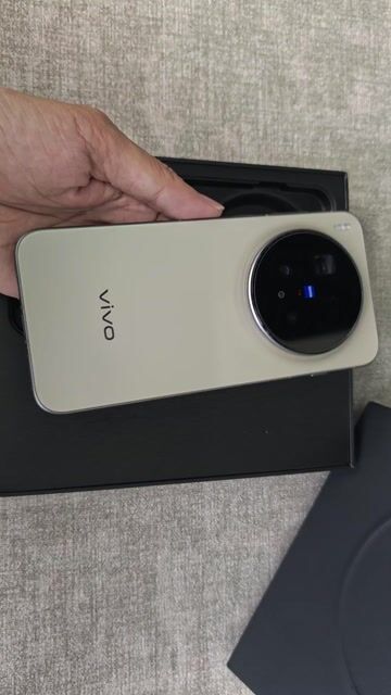 Vivo X300 Pro 256GB Nâu FB BH Vàng Tại Mobile City. Mua bán Điện thoại tại Quận 3 Tp Hồ Chí Minh được đăng bởi Minh Phạm hình 1