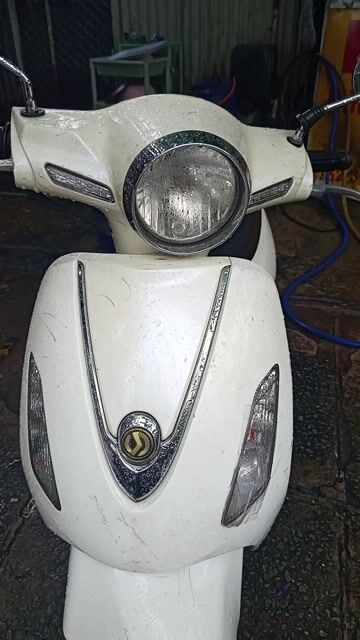 Xe máy Attila màu trắng sản xuất 2009. Mua bán Xe máy tại Quận 11 Tp Hồ Chí Minh được đăng bởi Thanh Tú  hình 1