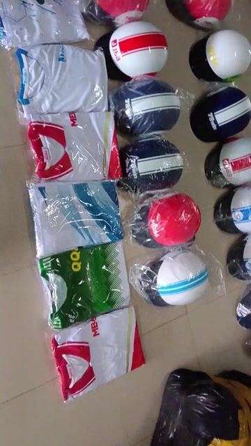 Mũ bảo hiểm đa màu. Mua bán Phụ kiện thời trang khác tại Thành phố Trà Vinh Trà Vinh được đăng bởi thắng nguyễn hình 1