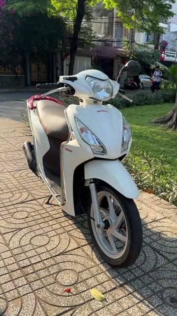 Honda Vision 2015 màu Trắng. Mua bán Xe máy tại Quận Tân Phú Tp Hồ Chí Minh được đăng bởi Linh hình 1