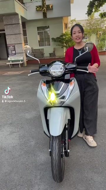 Honda SH Mode 2025 Xám xi măng (bao hồ sơ cầm tay). Mua bán Xe máy tại Thành phố Thuận An Bình Dương được đăng bởi xe máy phước thịnh hình 1