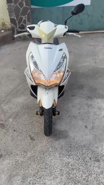 Honda Air Blade 110cc 2011 Trắng đỏ. Mua bán Xe máy tại Quận Bình Tân Tp Hồ Chí Minh được đăng bởi Lạc Giữa Chợ hình 1