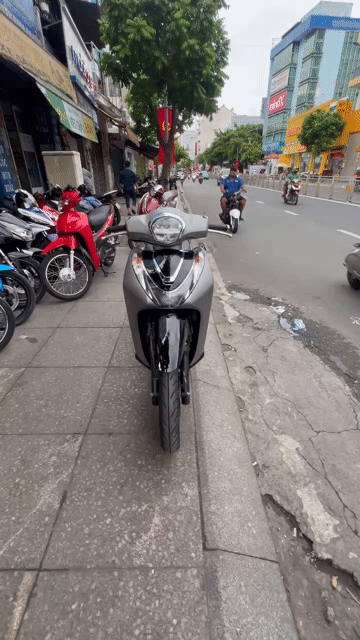Honda SH mode 125 ABS 2021 Bạc Đã sử dụng. Mua bán Xe máy tại Quận Tân Phú Tp Hồ Chí Minh được đăng bởi Tuanduy hình 1