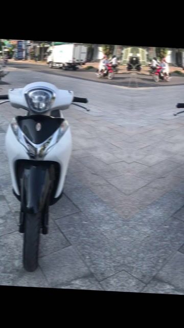 Honda SH Mode 125 2017 Trắng đen Sporty. Mua bán Xe máy tại Quận Thốt Nốt Cần Thơ được đăng bởi Nguyễn Văn Hải hình 1