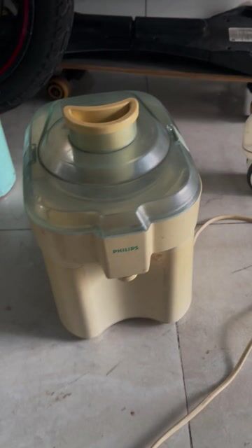 Máy ép trái cây Philips HR 2826. Mua bán Bếp, lò, đồ điện nhà bếp tại Quận 3 Tp Hồ Chí Minh được đăng bởi Thao Tran hình 1