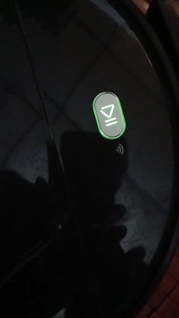 Chiếc máy hút bụi còn hoạt động bị hư pin. Mua bán Nội thất, đồ gia dụng khác tại Quận Gò Vấp Tp Hồ Chí Minh được đăng bởi Anh manh hình 1