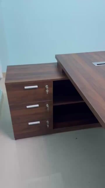 Bàn giám đốc MDF lõi xanh. Mua bán Đồ dùng văn phòng tại Quận Cẩm Lệ Đà Nẵng được đăng bởi Trần thuỳ dung hình 1