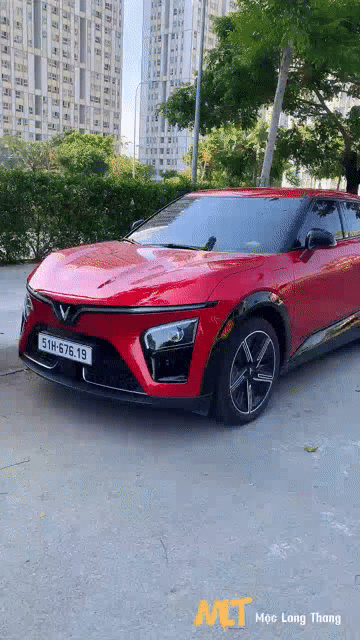 Xe ô tô điện VinFast VF 7 màu xám