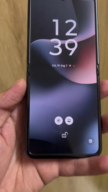 Motorola Razr 50 Ultra Xanh 256GB keng 99%. Mua bán Điện thoại tại Quận Bình Thạnh Tp Hồ Chí Minh được đăng bởi Lương Quốc hình 1