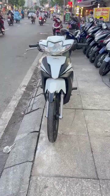 Honda Wave Blade 2018 Trắng đen Đã sử dụng. Mua bán Xe máy tại Quận Tân Phú Tp Hồ Chí Minh được đăng bởi Tuanduy hình 1