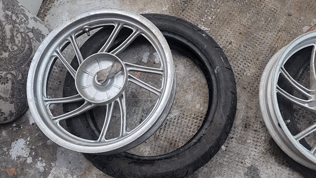 Mâm và vỏ xe SH Việt Nam Hợp kim Bạc. Mua bán Phụ tùng xe tại Quận 4 Tp Hồ Chí Minh được đăng bởi kim phát hình 1