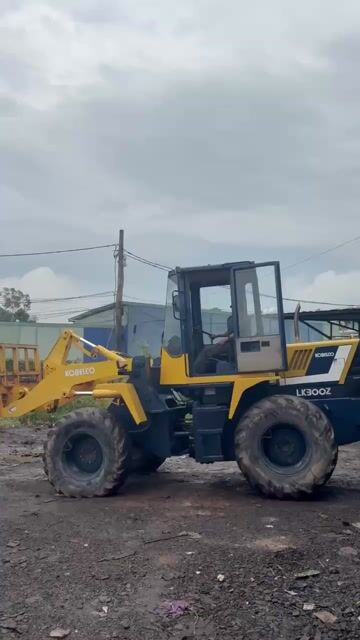 xúc lật Kobelco Lk300 gầu xúc kẹp càng nâng. Mua bán Phương tiện khác tại Thành phố Thủ Đức Tp Hồ Chí Minh được đăng bởi Nguyễn Tấn Lực hình 1