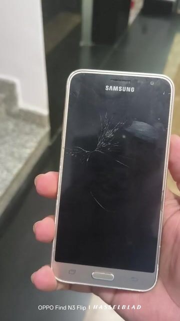 Samsung J3 2016 8GB Vàng như hình mô tả. Mua bán Điện thoại tại Quận Tân Bình Tp Hồ Chí Minh được đăng bởi Lê Hoàng Khang hình 1