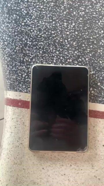 Apple iPad mini 6 Trắng - vỡ màn. Mua bán Máy tính bảng tại Huyện Gia Lâm Hà Nội được đăng bởi Tuấn Anh hình 1