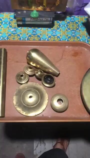 Chân đèn Đồng Vàng đồng. Mua bán Đèn tại Quận 3 Tp Hồ Chí Minh được đăng bởi Tập Hoá Xưa và nay sg hình 1