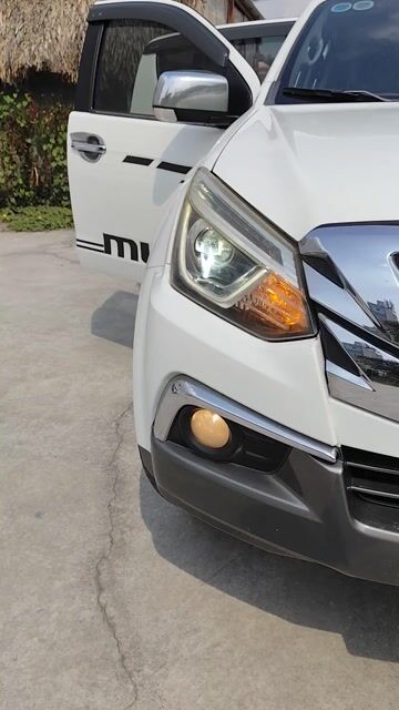 Isuzu MU-X 2018 Trắng. Mua bán Ô tô tại Thành phố Thủ Đức Tp Hồ Chí Minh được đăng bởi Nguyen tan tai hình 1