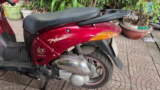Honda @ 2005 màu Đỏ. Mua bán Xe máy tại Quận Bình Thạnh Tp Hồ Chí Minh được đăng bởi Quách khải tuấn hình 1
