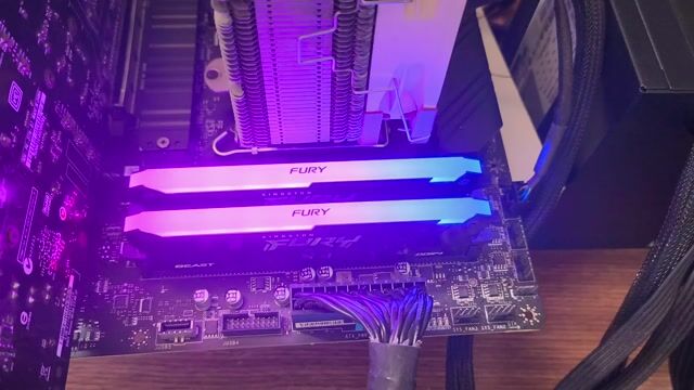RAM Kingston Fury 16GBx2 DDR4 3200MHz Mới. Mua bán Linh kiện (RAM, Card...) tại Quận 3 Tp Hồ Chí Minh được đăng bởi Tran Phat hình 1