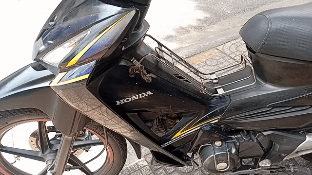 RSX 100CC 2008ĐAAUF NỐI CHƯA RỚT,KÝ GIẤY ĐƯỢC.. Mua bán Xe máy tại Quận 3 Tp Hồ Chí Minh được đăng bởi Lữ Trung Hùng hình 1
