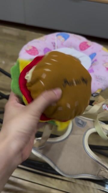 balo hambuger và vòng nệm nằm cho chó mèo 7kg <. Mua bán Phụ kiện, Thức ăn, Dịch vụ tại Thành phố Thủ Dầu Một Bình Dương được đăng bởi Tịnh Nghi hình 1