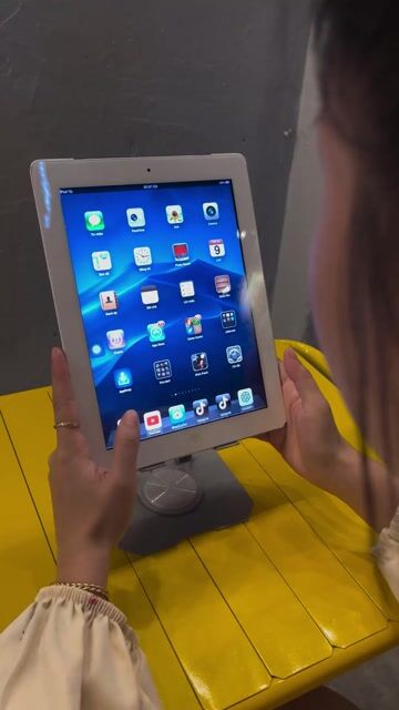 iPad Bạc Giải Trí. Mua bán Máy tính bảng tại Quận 3 Tp Hồ Chí Minh được đăng bởi Thanh Thuỷ hình 1